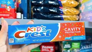 Cách sử dụng kem đánh răng Crest Kid Cavity Protection-1